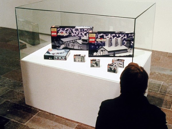 Esthétique de l’inhumanité – Lego Concentration camp, Zbigniew Libera,&nbsp;1996